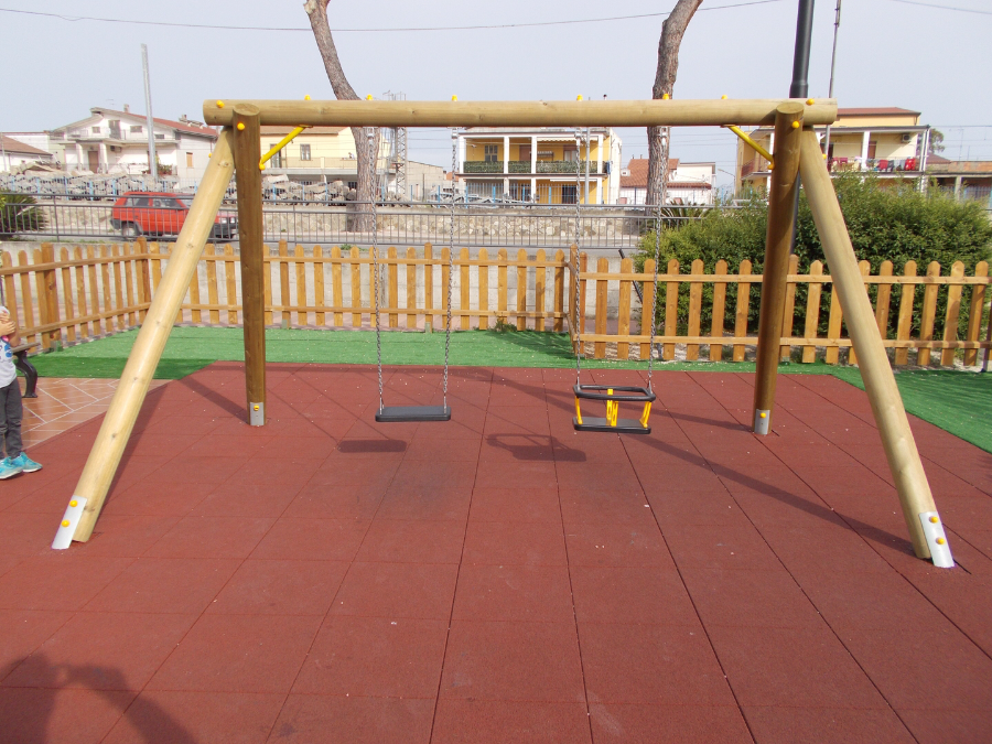 Altalena, parchi giochi in legno, giochi bambini, arredo urbano, uso pubblico