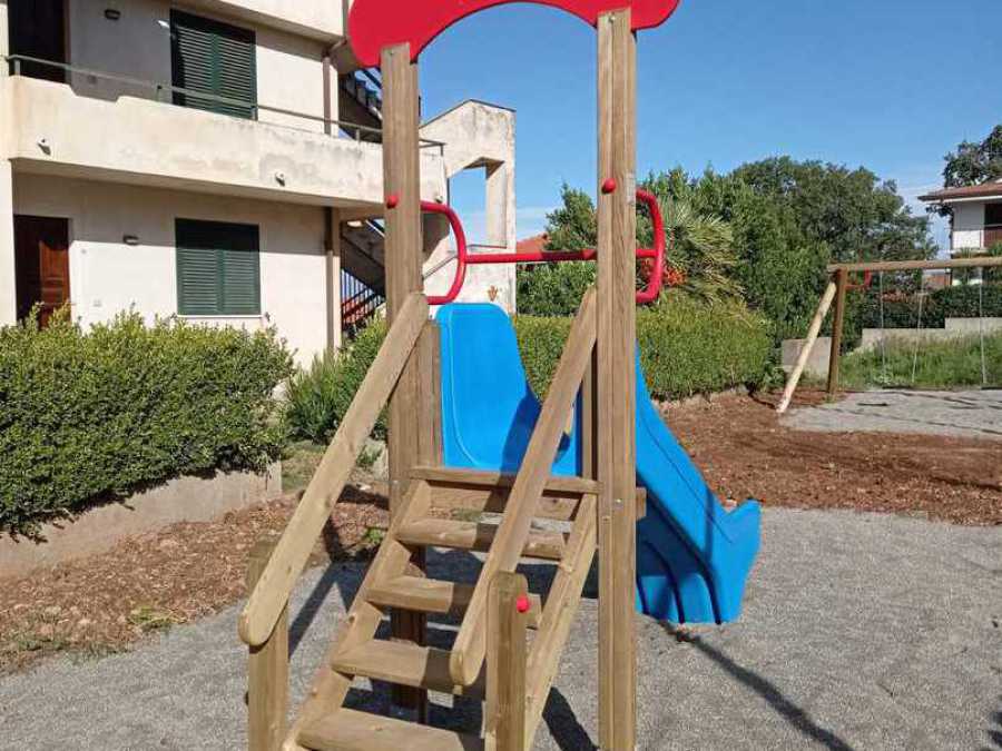 Arrampicata, scala a pioli, gioco bambini, arredo urbano, parchi giochi in legno,